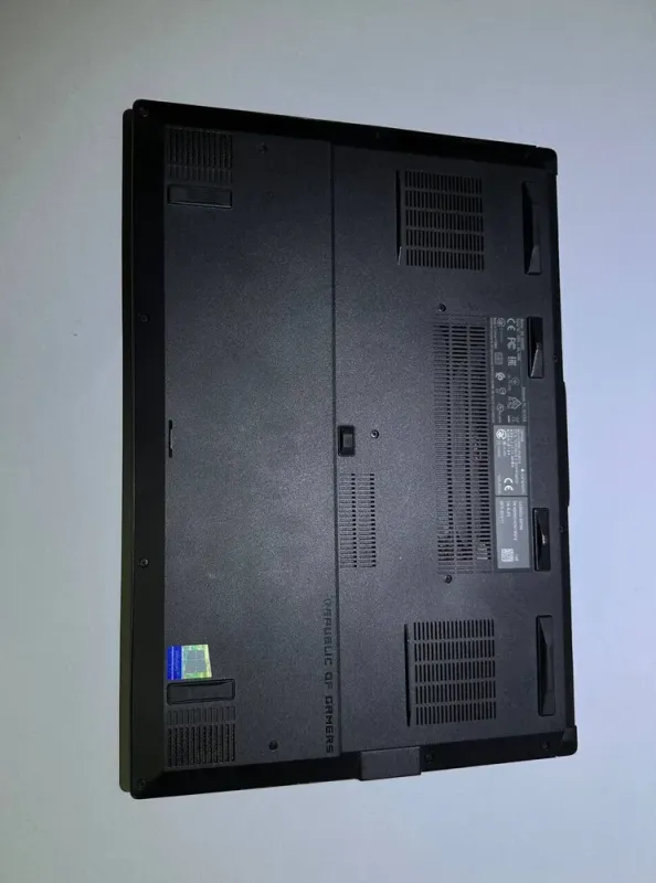 Ігровий ноутбук Б-клас Asus ROG Zephyrus GA502DU / 15.6" (1920x1080) IPS / AMD Ryzen 7 3750H (4 (8) ядра по 2.3 - 4.0 GHz) / 16 GB DDR4 / 512 GB SSD / GeForce GTX 1660 Ti Max-Q, 6 GB GDDR6, 192-bit б/в - зображення 5