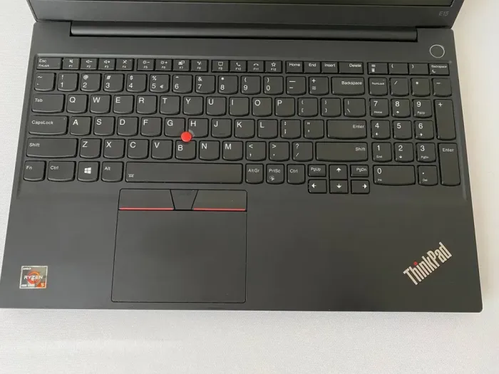 Ноутбук Б-клас Lenovo ThinkPad E15 Gen 2 / 15.6" (1920x1080) TN / AMD Ryzen 5 4500U (6 ядер по 2.3 - 4.0 GHz) / 8 GB DDR4 / 512 GB SSD / AMD Radeon Graphics / WebCam / HDMI б/в - зображення 5