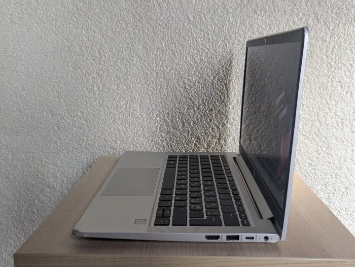 Ультрабук Б-клас HP ProBook 430 G8 / 13.3" (1920x1080) TN / Intel Core i3-1115G4 (2 (4) ядра по 4.1 GHz) / 16 GB DDR4 / 256 GB SSD / Intel UHD Graphics / WebCam б/в - зображення 6