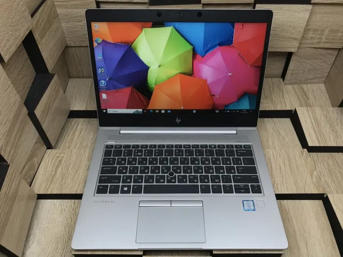Ультрабук HP EliteBook 830 G5 / 13.3" (1920x1080) IPS / Intel Core i7-8650U (4 (8) ядра по 1.9 - 4.2 GHz) / 8 GB DDR4 / 256 GB SSD M.2 / Intel UHD Graphics 620 / WebCam / USB 3.1 / HDMI б/в - зображення 2