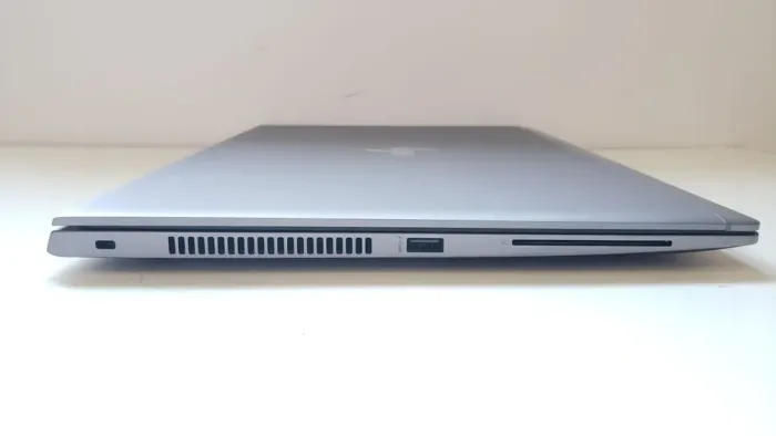 Ультрабук Б-клас HP EliteBook 850 G5 / 15.6" (1920x1080) IPS / Intel Core i7-8650U (4 (8) ядра по 1.9 - 4.2 GHz) / 16 GB DDR4 / 512 GB SSD / AMD Radeon RX 540, 2 GB GDDR5, 128-bit / WebCam / Win 11 Pro б/в - зображення 4