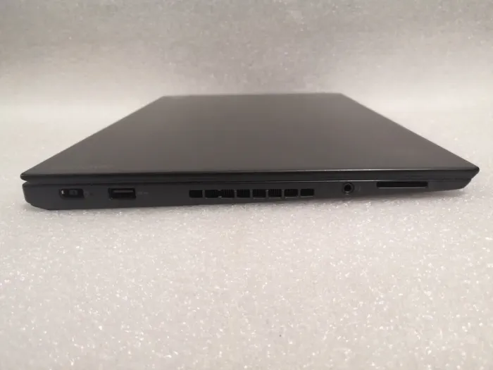 Ультрабук Б-клас Lenovo ThinkPad / 14" TN / Core i5-6300U (2(4) ядра 2.4-3GHz) / 8GB DDR4 / 256GB SSD / HD Graphics 520 / WebCam / HDMI б/в - зображення 5