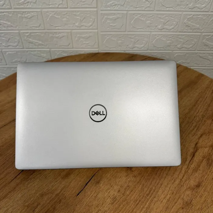 Мобільна робоча станція Б-клас Dell Precision 3551 / 15.6" (1920x1080) IPS / Intel Core i7-10850H (6 (12) ядра по 2.7 - 5.1 GHz) / 16 GB DDR4 / 512 GB SSD / nVidia Quadro P620, 4 GB GDDR5, 128-bit / WebCam б/в - зображення 3