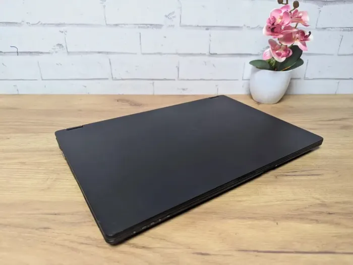 Ноутбук Fujitsu LifeBook U758 / 15.6" (1920x1080) TN / Intel Core i5-8350U (4 (8) ядра по 1.7 - 3.6 GHz) / 16 GB DDR4 / 256 GB SSD / Intel UHD Graphics 620 / WebCam / Без АКБ б/в - зображення 7