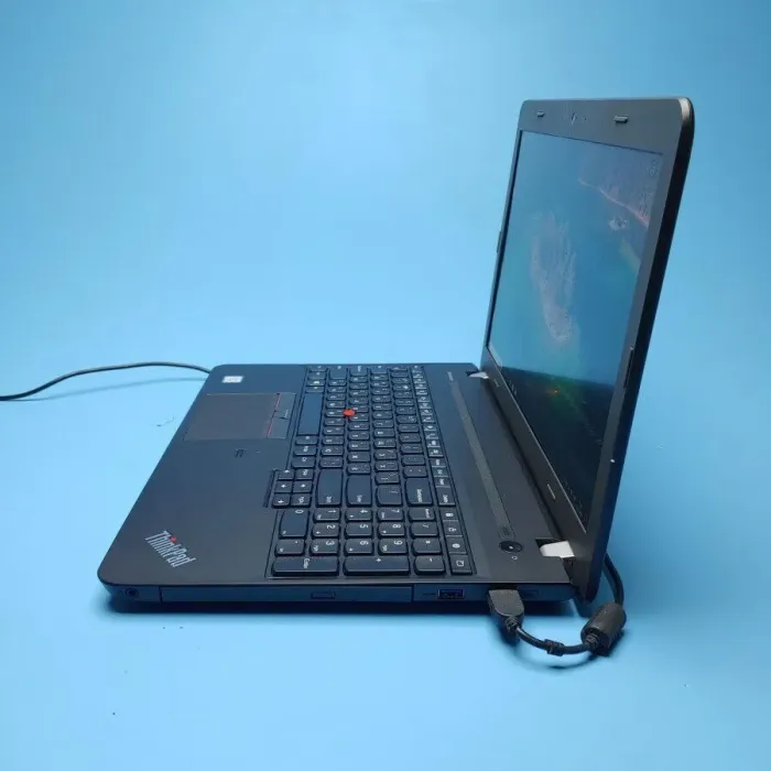 Ноутбук Б-клас Lenovo ThinkPad E560 / 15.6" (1920x1080) IPS / Intel Core i7-6500U (2 (4) ядра по 2.5 - 3.1 GHz) / 8 GB DDR3 / 240 GB SSD / AMD Radeon R7 M370, 2 GB GDDR5, 128-bit / WebCam / Win 10 Pro б/в - зображення 5
