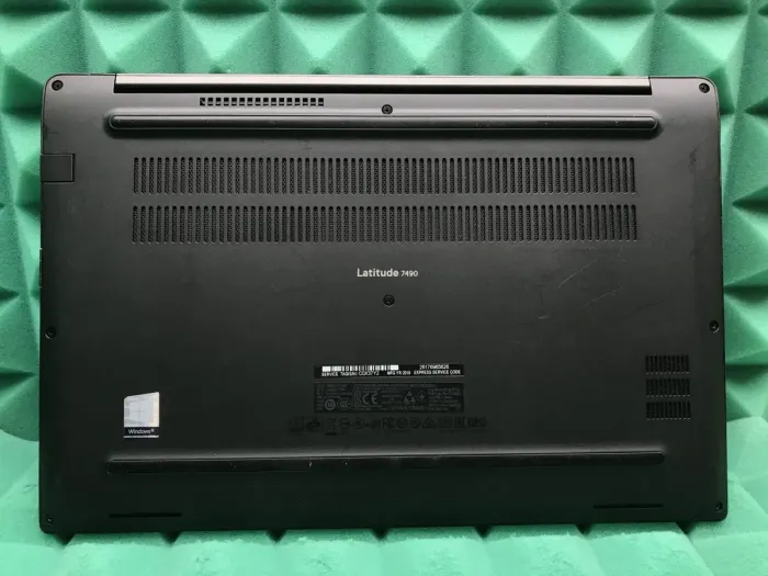Ноутбук Б-клас Dell Latitude 7490 / 14" (1366x768) TN / Intel Core i7-7600U (2 (4) ядра по 2.8 - 3.9 GHz) / 8 GB DDR4 / 256 GB SSD M.2 / Intel HD Graphics 620 / WebCam / USB 3.1 / HDMI / Windows 10 б/в - зображення 9
