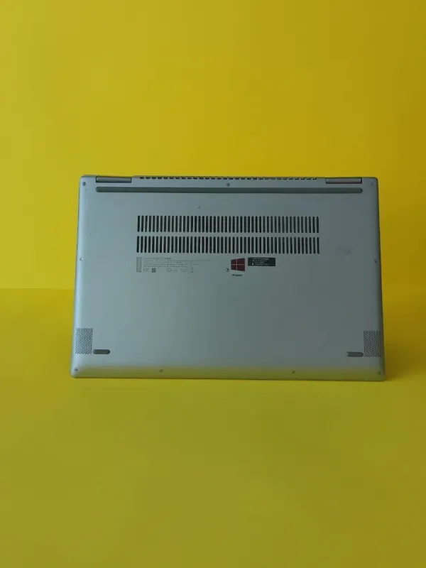 Ноутбук-трансформер Б-клас Lenovo Yoga 720-15IKB / 15.6" (1920x1080) IPS Touch / Intel Core i7-7700HQ (4 (8) ядра по 2.8 - 3.8 GHz) / 32 GB DDR4 / 256 GB SSD / Intel HD Graphics 620 / WebCam б/в - зображення 6