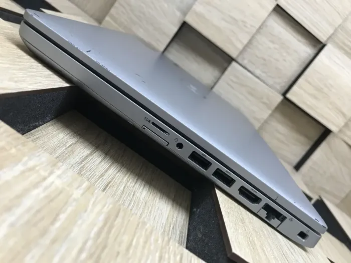 Ультрабук Б-клас Dell Latitude 5410 / 14" (1920x1080) IPS Touch / Intel Core i5-10210U (4 (8) ядра по 1.6 - 4.2 GHz) / 8 GB DDR4 / 256 GB SSD M.2 / Intel UHD Graphics / WebCam / USB 3.1 / HDMI / Windows 10 б/в - зображення 6