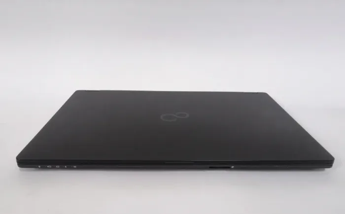 Ноутбук Fujitsu LifeBook U758 / 15.6" (1920x1080) IPS / Intel Core i3-8130U (2 (4) ядра по 2.2 - 3.4 GHz) / 8 GB DDR4 / 256 GB SSD / Intel UHD Graphics 620 / WebCam / Win 10 Pro б/в - зображення 6