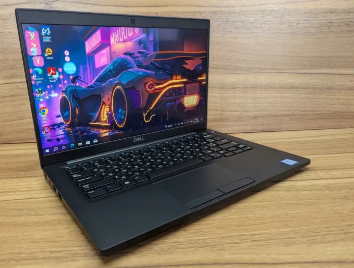 Ноутбук-трансформер Dell Latitude 7390 / 13.3" (1920x1080) IPS Touch / Intel Core i5-8350U (4 (8) ядра по 1.7 - 3.6 GHz) / 16 GB DDR4 / 512 GB SSD / Intel UHD Graphics 620 / WebCam / Windows 10 б/в - зображення 4