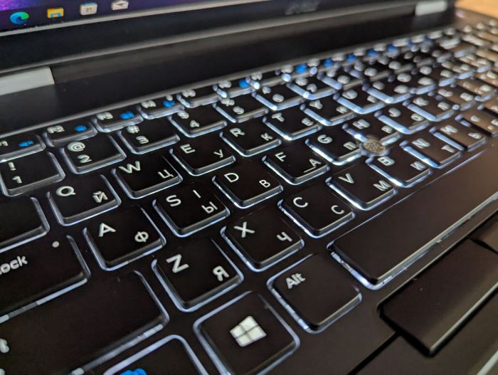 Ноутбук Dell Latitude E5570 / 15.6" (1920x1080) IPS / Intel Core i5-6300U (2 (4) ядра по 2.4 - 3.0 GHz) / 8 GB DDR4 / 240 GB SSD / Intel HD Graphics 520 / HDMI / WebCam / Windows 10 б/в - зображення 6