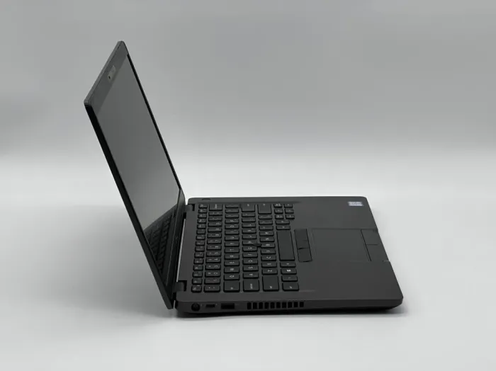 Ультрабук Dell Latitude 5401 / 14" (1920x1080) IPS / Intel Core i5-9400H (4 (8) ядра по 2.5 - 4.3 GHz) / 16 GB DDR4 / 240 GB SSD / Intel UHD Graphics 630 / WebCam б/в - зображення 4
