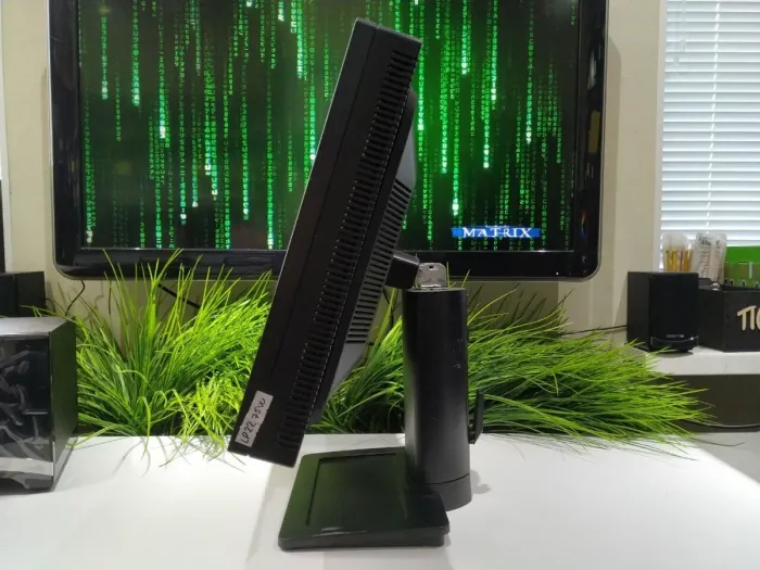 Монітор HP LP2275w / 22" (1680x1050) TN / DVI, DisplayPort, USB 2.0 / VESA 100x100 б/в - зображення 3