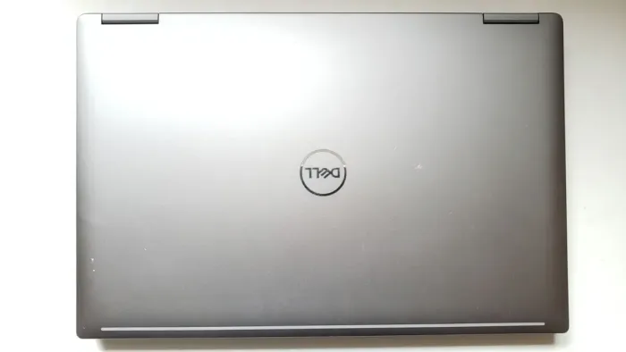 Мобільна робоча станція Dell Precision 7740 / 17.3" (3840x2160) IPS / Intel Core i7-9850H (6 (12) ядер по 2.6 - 4.6 GHz) / 32 GB DDR4 / 256 GB SSD + 1000 GB SSD / AMD Radeon Pro WX 7130, 8 GB GDDR5, 256-bit / WebCam / Win 11 Pro б/в - зображення 7