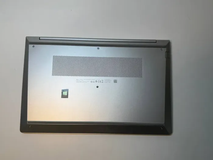 Ультрабук HP EliteBook 650 G9 / 15.6" (1920x1080) IPS / Intel Core i5-1245U (10 (12) ядер по 1.2 - 4.4 GHz) / 16 GB DDR4 / 256 GB SSD / Intel Iris Xe Graphics / WebCam / TouchID б/в - зображення 6