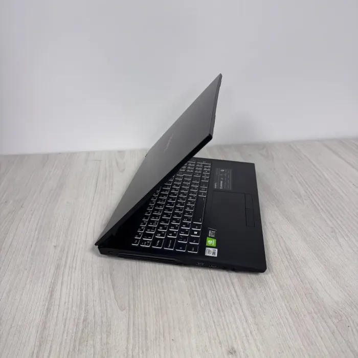 Ігровий ноутбук Б-класу Gigabyte G5 KC / 15,6" (1920x1080) IPS / Intel Core i5-10500H (6 (12) ядер по 2,5 - 4,5 ГГц) / 16 ГБ DDR4 / 512 ГБ SSD NVMe / nVidia GeForce RTX 3060, 6 ГБ GDDR6, 192-біт / WebCam б/в - зображення 6