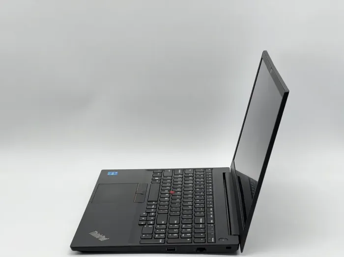 Ультрабук Lenovo ThinkPad E15 Gen 2 / 15.6" (1920x1080) TN / Intel Core i3-1115G4 (2 (4) ядра по 3.0 - 4.1 GHz) / 16 GB DDR4 / 240 GB SSD / Intel UHD Graphics / WebCam б/в - зображення 4