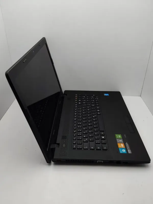 Ноутбук Lenovo G700 / 17.3" (1600x900) TN / Intel Pentium 2020M (2 ядра по 2.4 GHz) / 6 GB DDR3 / 1000 GB HDD / Intel HD Graphics / WebCam б/в - зображення 5