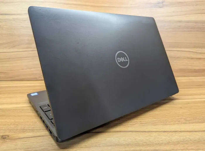 Ультрабук Dell Latitude 5500 / 15.6" (1920x1080) IPS / Intel Core i5-8365U (4 (8) ядра по 1.6 - 4.1 GHz) / 16 GB DDR4 / 512 GB SSD / Intel UHD Graphics 620 / WebCam / TouchID / Windows 10 б/в - зображення 7