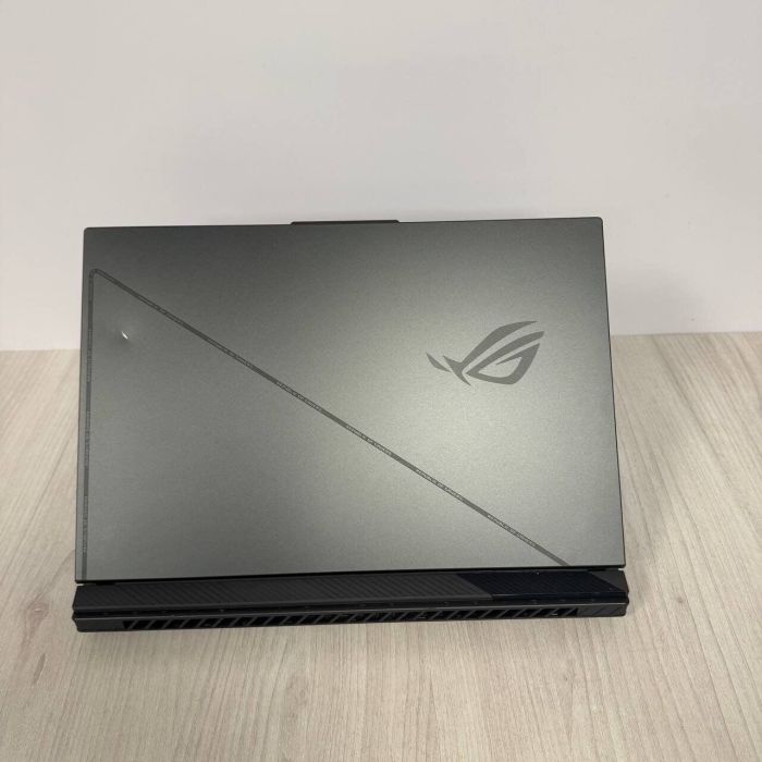 Ігровий ноутбук Б-класу Asus ROG Strix G18 G814JZ / 18" (2560x1600) IPS / Intel Core i9-13980HX (24 (32) ядра по 2,2 - 5,5 ГГц) / 32 ГБ DDR5 / 512 ГБ SSD NVMe / nVidia GeForce RTX 4080, 12 ГБ GDDR6, 192-біт / WebCam б/в - зображення 3