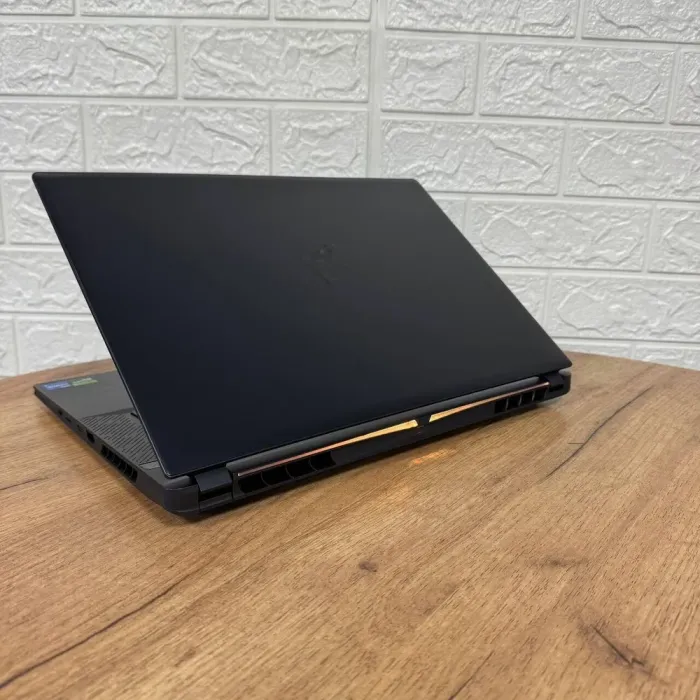 Ігровий ноутбук Gigabyte Aorus 16X 9SG / 16" (2560x1600) IPS / Intel Core i7-13650HX (14 (20) ядер по 3.6 - 4.9 GHz) / 32 GB DDR5 / 1000 GB SSD / nVidia GeForce RTX 4070, 8 GB GDDR6, 128-bit / WebCam б/в - зображення 6