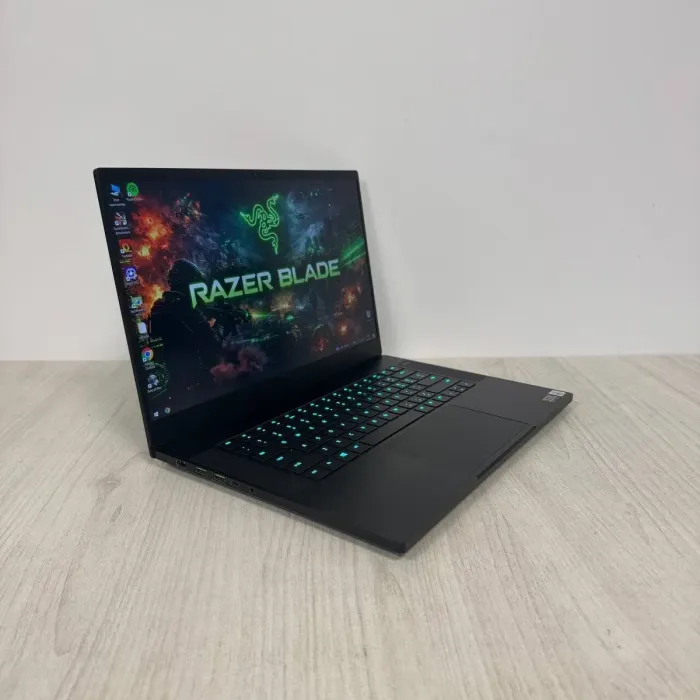 Ігровий ноутбук Razer Blade 15 RZ09-0367 / 15,6" (1920x1080) IPS / Intel Core i7-10875H (8 (16) ядер по 2,3 - 5,1 ГГц) / 16 ГБ DDR4 / 512 ГБ SSD NVMe / nVidia GeForce RTX 3080, 16 ГБ GDDR6, 256-біт / WebCam б/в - зображення 5