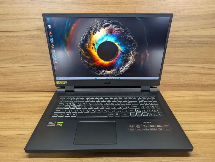 Ігровий ноутбук Acer Nitro 5 AN517-42 / 17.3" (1920x1080) IPS / AMD Ryzen 7 6800H (8 (16) ядер по 3.2 - 4.7 GHz) / 16 GB DDR4 / 512 GB SSD / nVidia GeForce RTX 3060, 6 GB GDDR6, 192-bit / WebCam / Windows 10 б/в - зображення 2