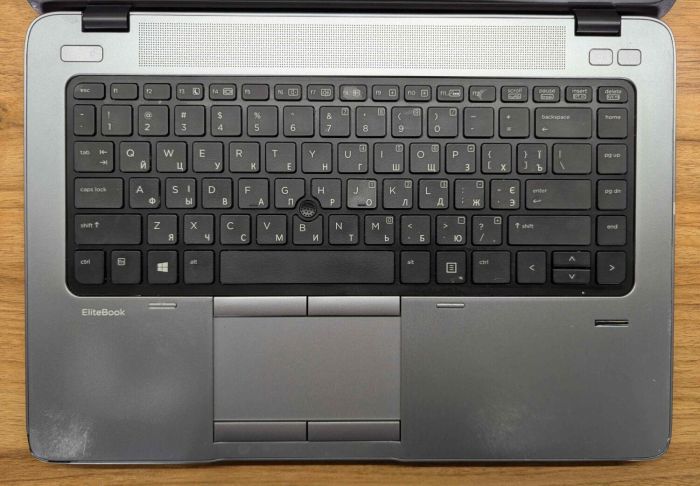 Ультрабук Б-клас HP EliteBook 840 G1 / 14" (1600x900) TN / Intel Core i5-4300U (2 (4) ядра по 1.9 - 2.9 GHz) / 8 GB DDR3 / 240 GB SSD / Intel HD Graphics 4400 / WebCam / Fingerprint / Windows 10 б/в - зображення 3