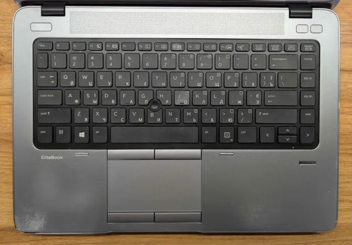 Ультрабук Б-клас HP EliteBook 840 G1 / 14" (1600x900) TN / Intel Core i5-4300U (2 (4) ядра по 1.9 - 2.9 GHz) / 8 GB DDR3 / 240 GB SSD / Intel HD Graphics 4400 / WebCam / Fingerprint / Windows 10 б/в - зображення 3