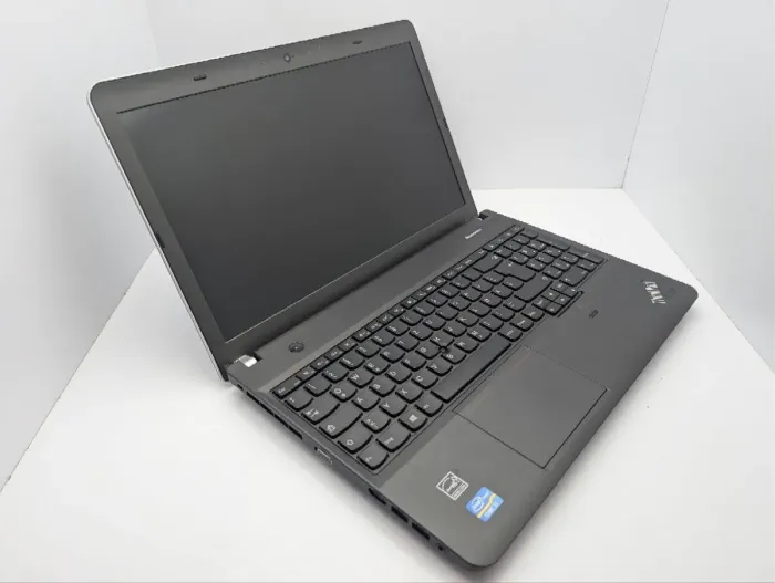 Ноутбук Lenovo ThinkPad E531 / 15.6'' (1366x768) TN / Intel Core i3-3120M (2 (4) ядра по 2.5 GHz) / 6 GB DDR3 / 1000 GB HDD / Intel HD Graphics 4000 / WebCam / DVD-ROM б/в - зображення 6