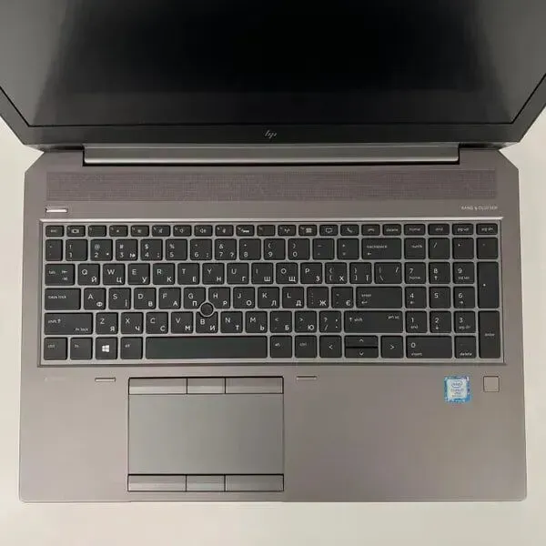 Мобільна робоча станція Б-клас HP ZBook 15 G5 / 15.6" (1920x1080) IPS / Intel Core i7-8850H (6 (12) ядер по 2.6 - 4.3 GHz) / 16 GB DDR4 / 512 GB SSD / nVidia Quadro P1000, 4 GB GDDR5, 256-bit / WebCam / Touch б/в - зображення 3