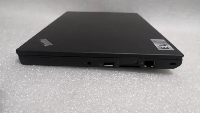 Нетбук Lenovo ThinkPad / 12.5" TN / Core i3-6006U (2(4) ядра по 2 GHz) / 8GB DDR4 / 128GB SSD / HD Graphics 520 / WebCam б/в - зображення 5