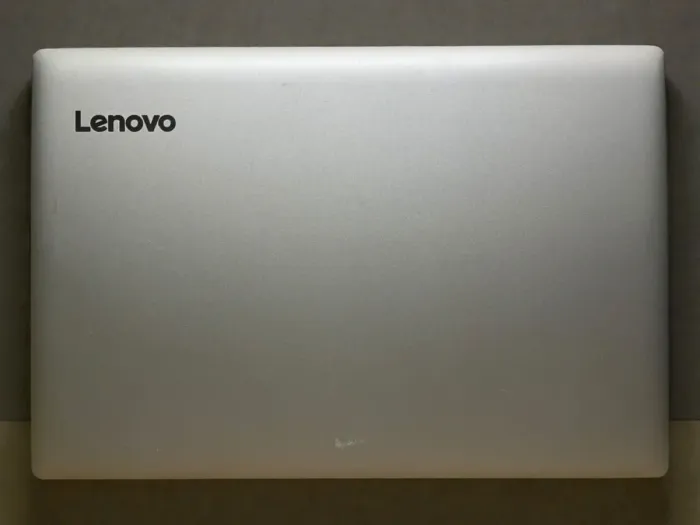 Ноутбук  Б-клас Lenovo 320-15ISK / 15.6" (1366x768) TN / Intel Core i3-6006U (2 (4) ядра по 2.0 GHz) / 4 GB DDR4 / 120 GB SSD / nVidia GeForce 920MX, 2 GB GDDR3, 64-bit / WebCam б/в - зображення 4