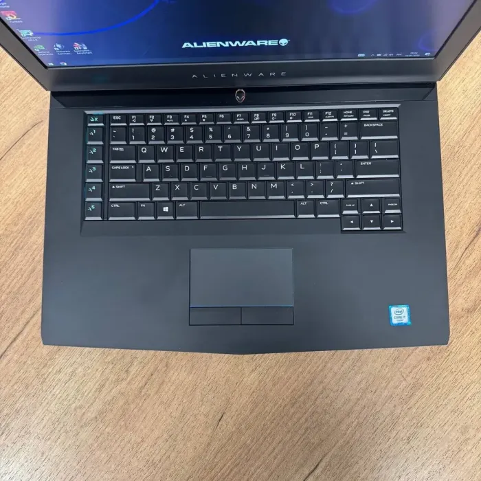 Ігровий ноутбук Dell Alienware 15 R3 / 15.6" (1920x1080) IPS / Intel Core i7-6700HQ (4 (8) ядра по 2.6 - 3.5 GHz) / 16 GB DDR4 / 256 GB SSD / nVidia GeForce GTX 1060, 6 GB GDDR5, 192-bit / WebCam б/в - зображення 7