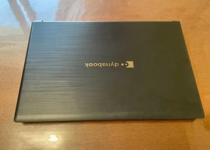 Ноутбук Б-клас Toshiba Dynabook TECRA A50-F / 15.6" (1920x1080) IPS / Intel Core i5-8250U (4 (8) ядра по 1.6 - 3.4 GHz) / 8 GB DDR4 / 256 GB SSD / Intel UHD Graphics 620 / WebCam б/в - зображення 3