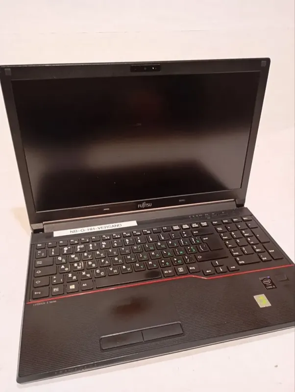 Ноутбук Б-клас Fujitsu LifeBook E554 / 15.6" (1920x1080) IPS / Intel Core i5-4210M (2 (4) ядра по 2.6 - 3.2 GHz) / 8 GB DDR3 / 160 GB SSD / Intel HD Graphics 4600 / WebCam / DVD-RW б/в - зображення 2