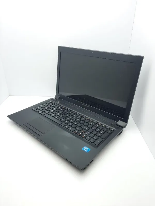 Ноутбук Б-клас Lenovo IdeaPad B570 / 15.6" (1366x768) TN / Intel Pentium B970 (2 ядра по 2.3 GHz) / 4 GB DDR3 / 320 GB HDD / Intel HD Graphics / WebCam / АКБ не тримає б/в - зображення 4
