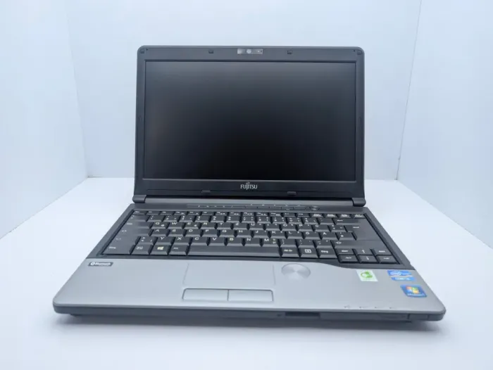 Ноутбук Fujitsu LifeBook S762 / 13.3" (1366x768) TN / Intel Core i5-3320M (2 (4) ядра по 2.6 - 3.3 GHz) / 6 GB DDR3 / 500 GB HDD / Intel HD Graphics 4000 / WebCam б/в - зображення 2
