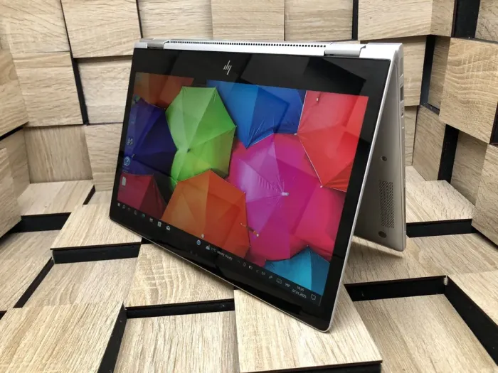 Ноутбук-трансформер HP EliteBook x360 1030 G2 / 13.3" (1920x1080) IPS Touch / Intel Core i5-7200U (2 (4) ядра по 2.5 - 3.1 GHz) / 8 GB DDR4 / 256 GB SSD M.2 / Intel HD Graphics 620 / WebCam б/в - зображення 2