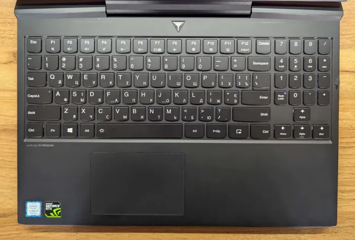 Ігровий ноутбук Lenovo Legion Y7000P-1060 / 15.6" (1920x1080) IPS / Intel Core i7-8750H (6 (12) ядер по 2.2 - 4.1 GHz) / 16 GB DDR4 / 256 GB SSD + 1000 GB HDD / nVidia GeForce GTX 1060, 6 GB GDDR5, 192-bit / HDMI / Windows 10 б/в - зображення 3