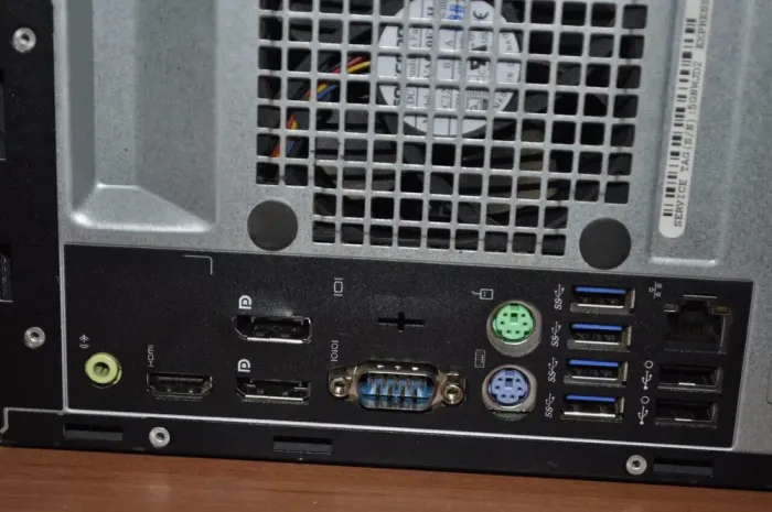 Комп'ютер Dell OptiPlex 5040 Tower / Intel Core i3-6100 (2 (4) ядра по 3.7 GHz) / 8 GB DDR3 / 120 GB SSD + 120 GB SSD / Intel HD Graphics 530 б/в - зображення 7