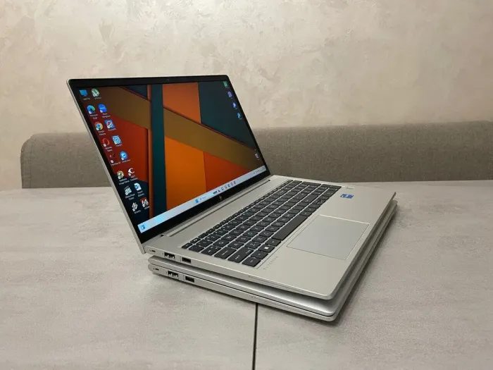 Ультрабук HP EliteBook 650 G10 / 15.6" (1920x1080) IPS / Intel Core i5-1345U (10 (12) ядер 3.5 - 4.7 GHz) / 16 GB DDR4 / 256 GB SSD M.2 / Intel Iris Xe Graphics / WebCam / Fingerprint б/в - зображення 5