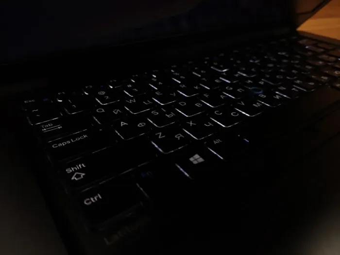 Ультрабук Dell Latitude 5480 / 14" (1366x768) TN / Intel Core i5-7200U (2 (4) ядра по 2.5-3.1 GHz) / 8 GB DDR4 / 256 GB SSD / Intel HD Graphics 620 / WebCam / Win 10 б/в - зображення 6