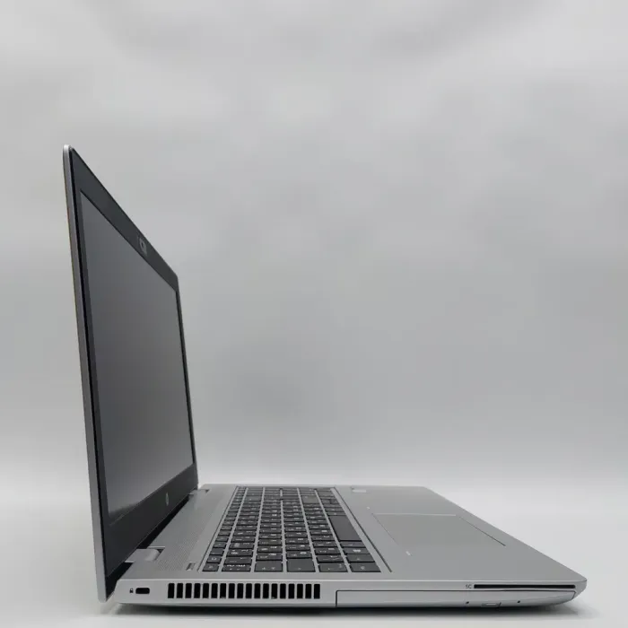 Ноутбук HP ProBook 650 G4 / 15.6" (1920x1080) IPS / Intel Core i5-8250U (4 (8) ядра по 1.6 - 3.4 GHz) / 16 GB DDR4 / 256 GB SSD / Intel HD Graphics 620 / WebCam б/в - зображення 4