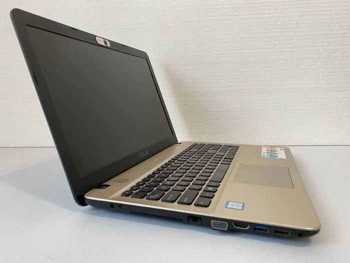 Ноутбук Б-клас Asus R541U / 15.6" (1920x1080) TN / Intel Core i3-7100U (2 (4) ядра по 2.4 GHz) / 8 GB DDR4 / 128 GB SSD / Intel HD Graphics 620 / WebCam / DVD-ROM б/в - зображення 6