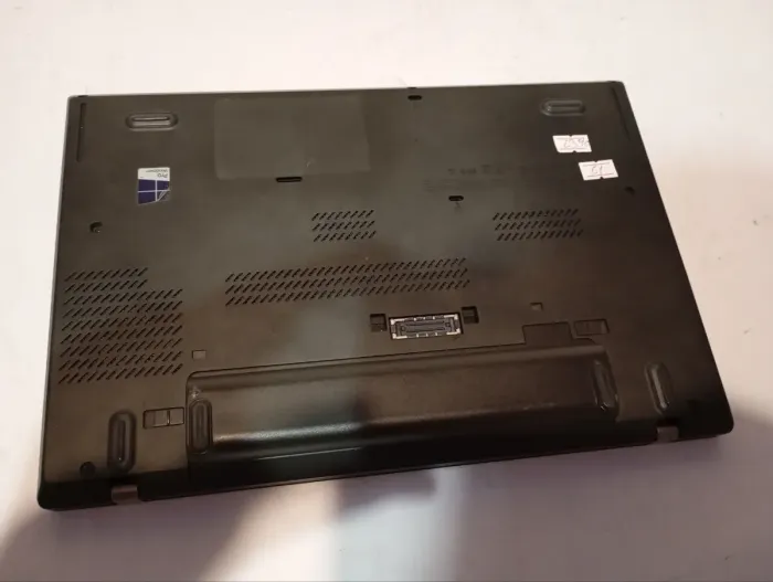 Ультрабук Б-клас Lenovo Thinkpad T450 / 14" (1366x768) TN / Intel Core i5-5200U (2 (4) ядра по 2.2 - 2.7 GHz) / 8 GB DDR3 / 240 GB SSD / Intel HD Graphics 5500 / WebCam б/в - зображення 5