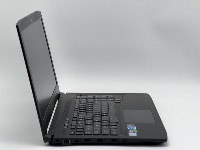 Ігровий ноутбук Б-клас Asus ROG Strix GL503VM-BI7N13 / 15.6" (1920x1080) IPS / Intel Core i7-7700HQ (4 (8) ядра по 2.8 - 3.8 GHz) / 16 GB DDR4 / 240 GB SSD + 1000 GB HDD / nVidia GeForce GTX 1060, 3 GB GDDR5, 192-bit / WebCam б/в - зображення 3