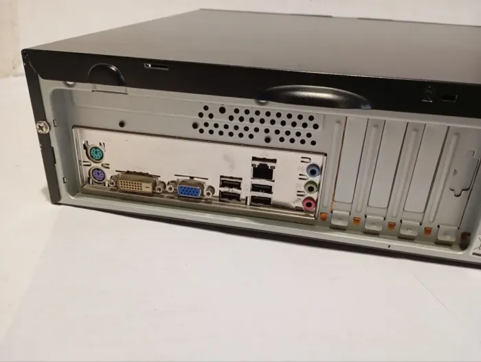 ПК Б-клас HEC 7KJCBS Chassis SFF / AMD Phenom II X2 555 (2 ядра по 3.2 GHz) / 8 GB DDR3 / 128 GB SSD / AMD Radeon Graphics / Win 10 б/в - зображення 4