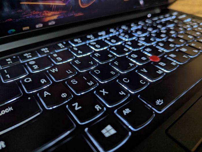 Ультрабук Lenovo ThinkPad X1 Carbon Gen9 / 14" (1920x1080) IPS / Intel Core i7-1165G7 (4 (8) ядра по 2.8 - 4.7 GHz) / 16 GB DDR4 / 480 GB SSD / Intel Iris Xe Graphics / WebCam / Windows 10 б/в - зображення 6