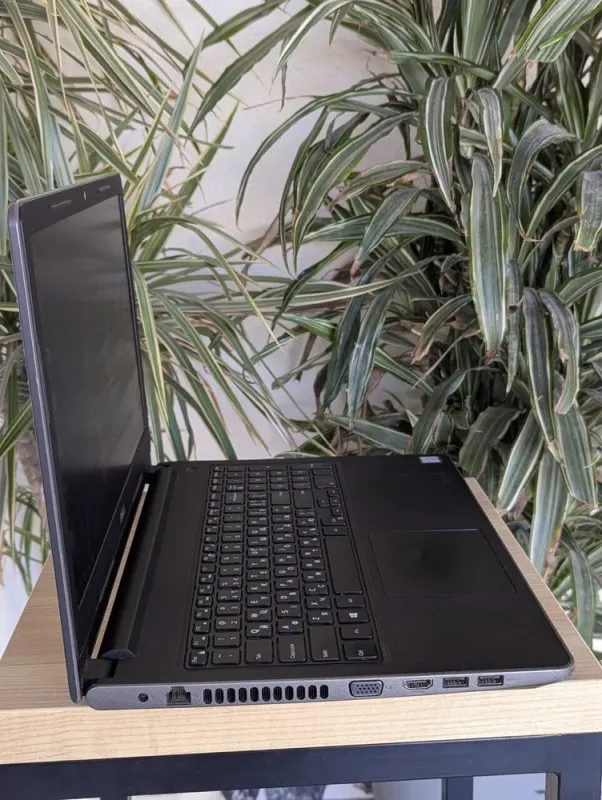 Ноутбук Б-клас Dell Vostro 3558 / 15.6" (1366x768) TN / Intel Core i5-7200U (2 (4) ядра по 2.1 - 4.1 GHz) / 16 GB DDR4 / 180 GB SSD / Intel HD Graphics 620 / WebCam / DVD-ROM б/в - зображення 6